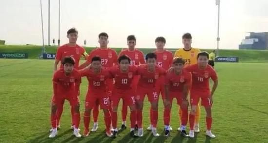 年轻的老师大胸4