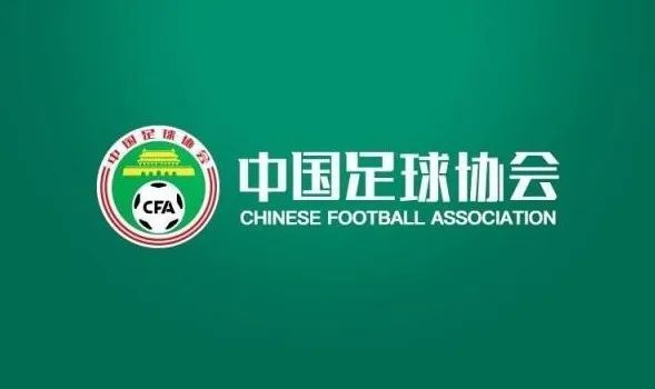 女生只穿内裤